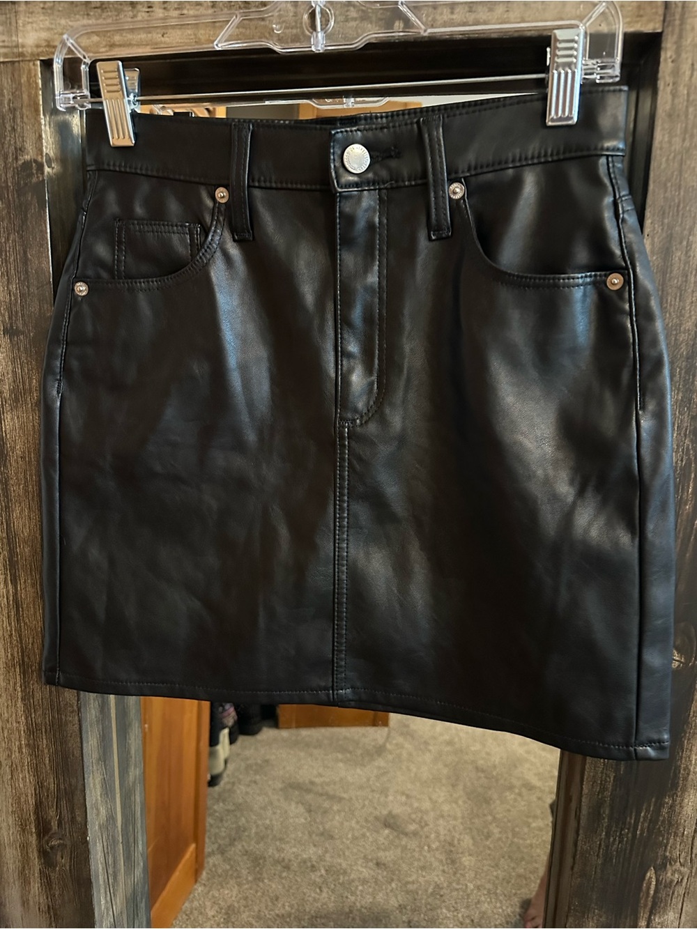 Universal Thread Black Faux Leather Mini Skirt Womens Size 2 High Rise edgy